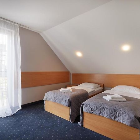 Hotel Wena キェルツェ エクステリア 写真