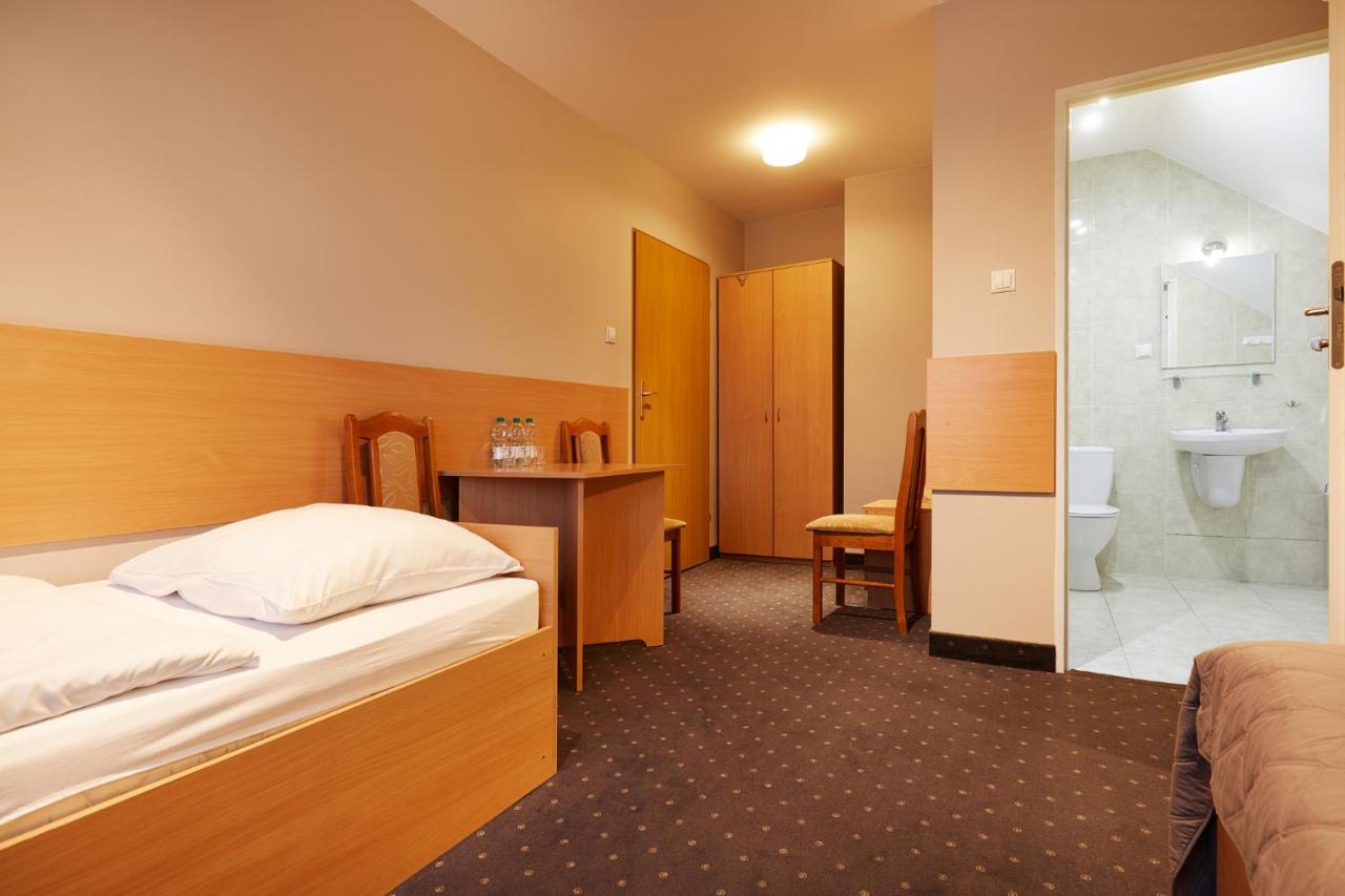 Hotel Wena キェルツェ エクステリア 写真