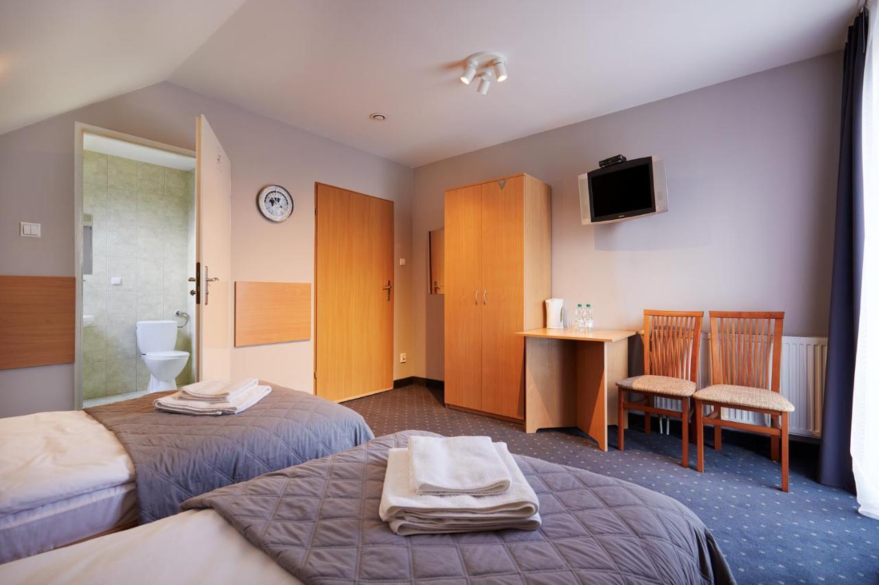 Hotel Wena キェルツェ エクステリア 写真