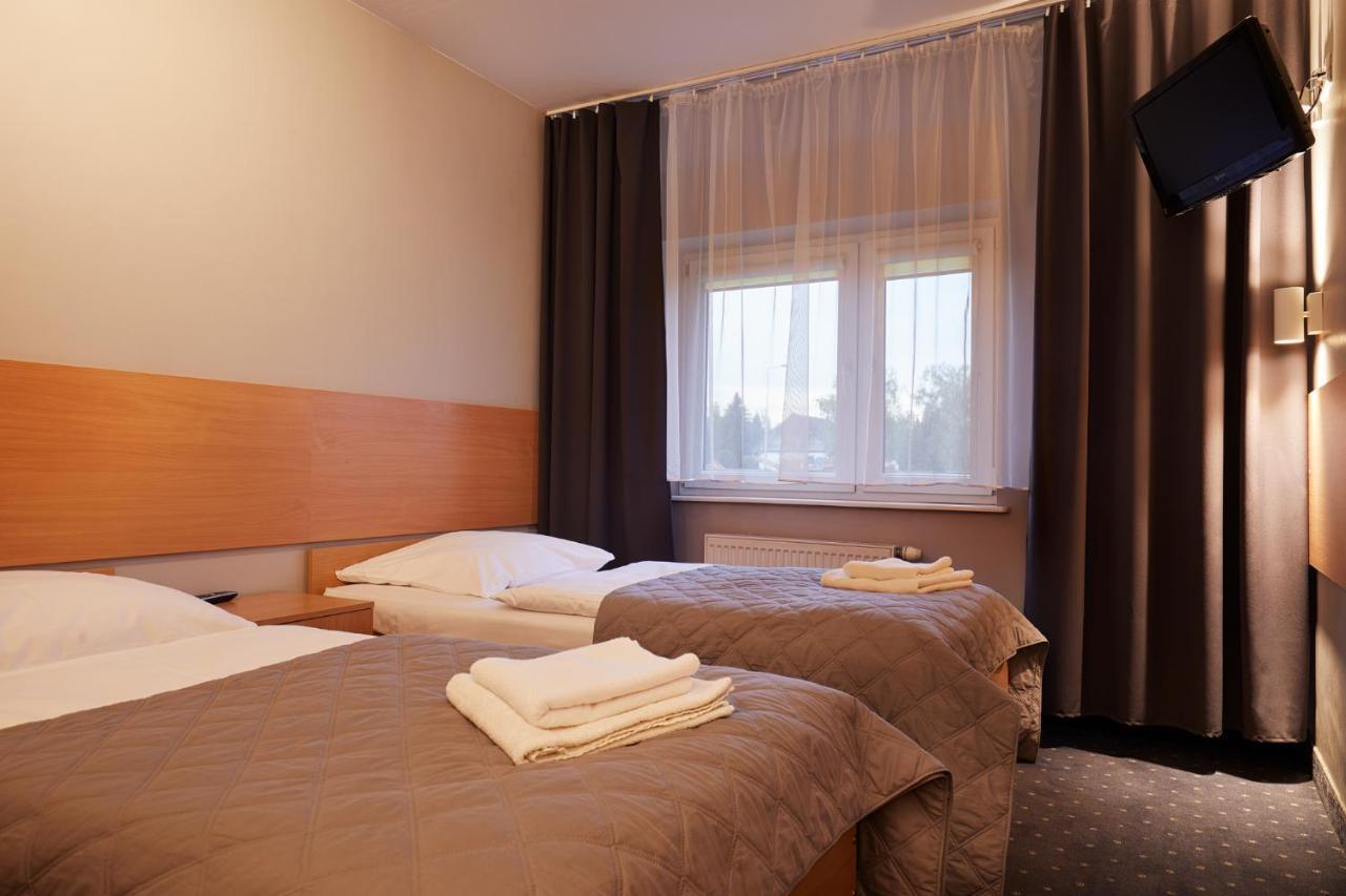 Hotel Wena キェルツェ エクステリア 写真