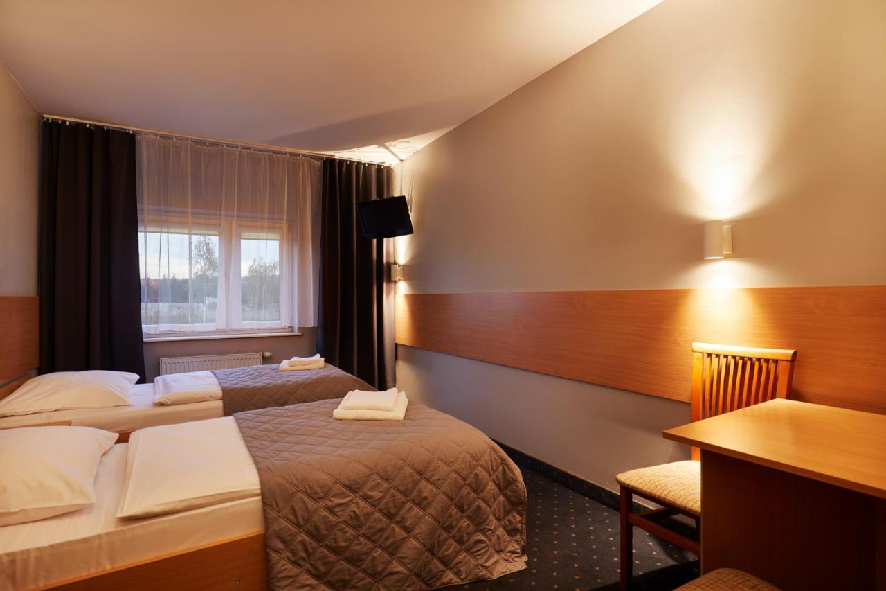 Hotel Wena キェルツェ エクステリア 写真