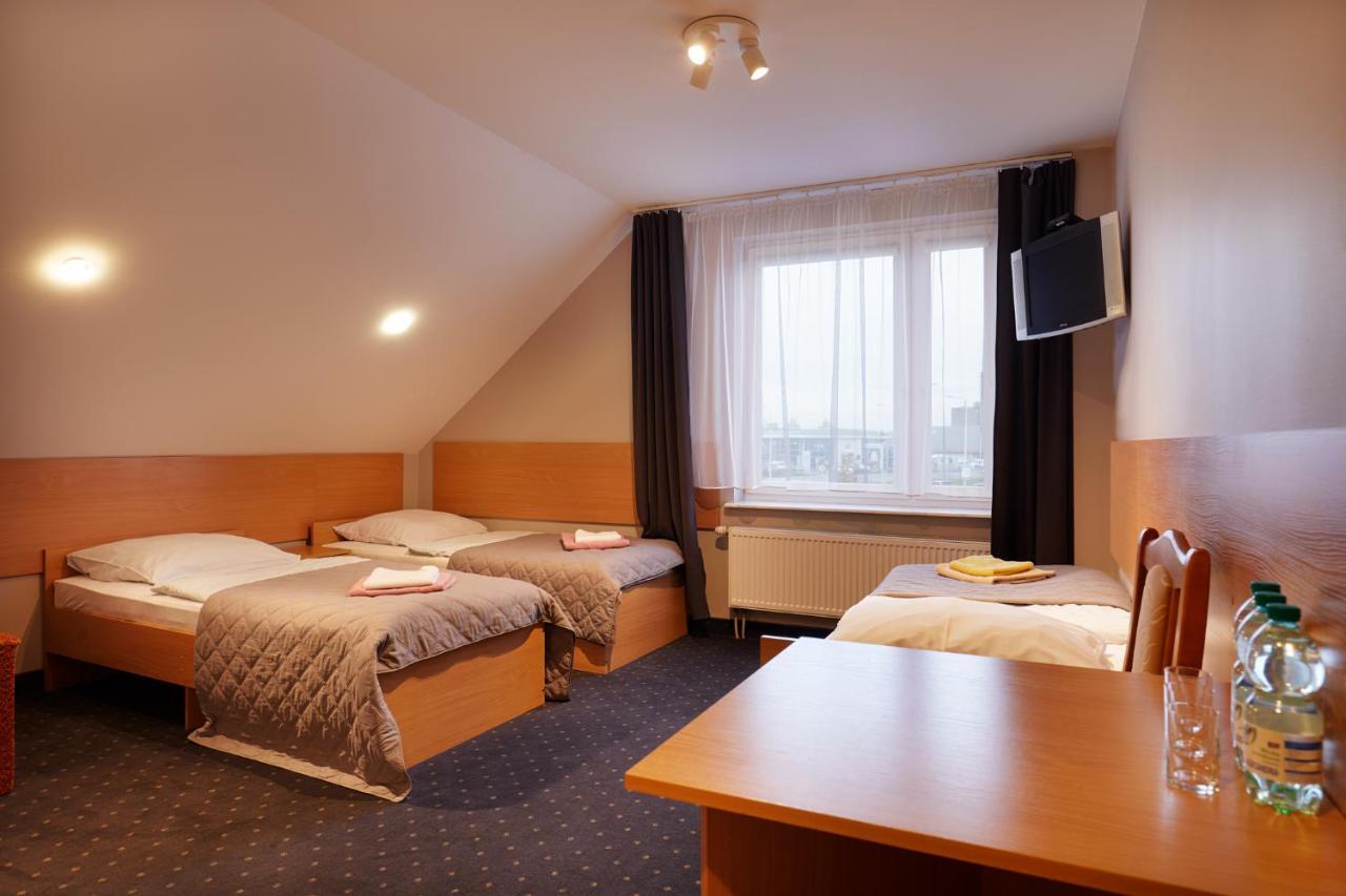 Hotel Wena キェルツェ エクステリア 写真