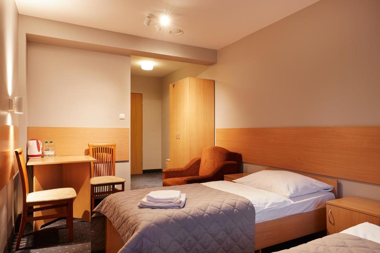 Hotel Wena キェルツェ エクステリア 写真
