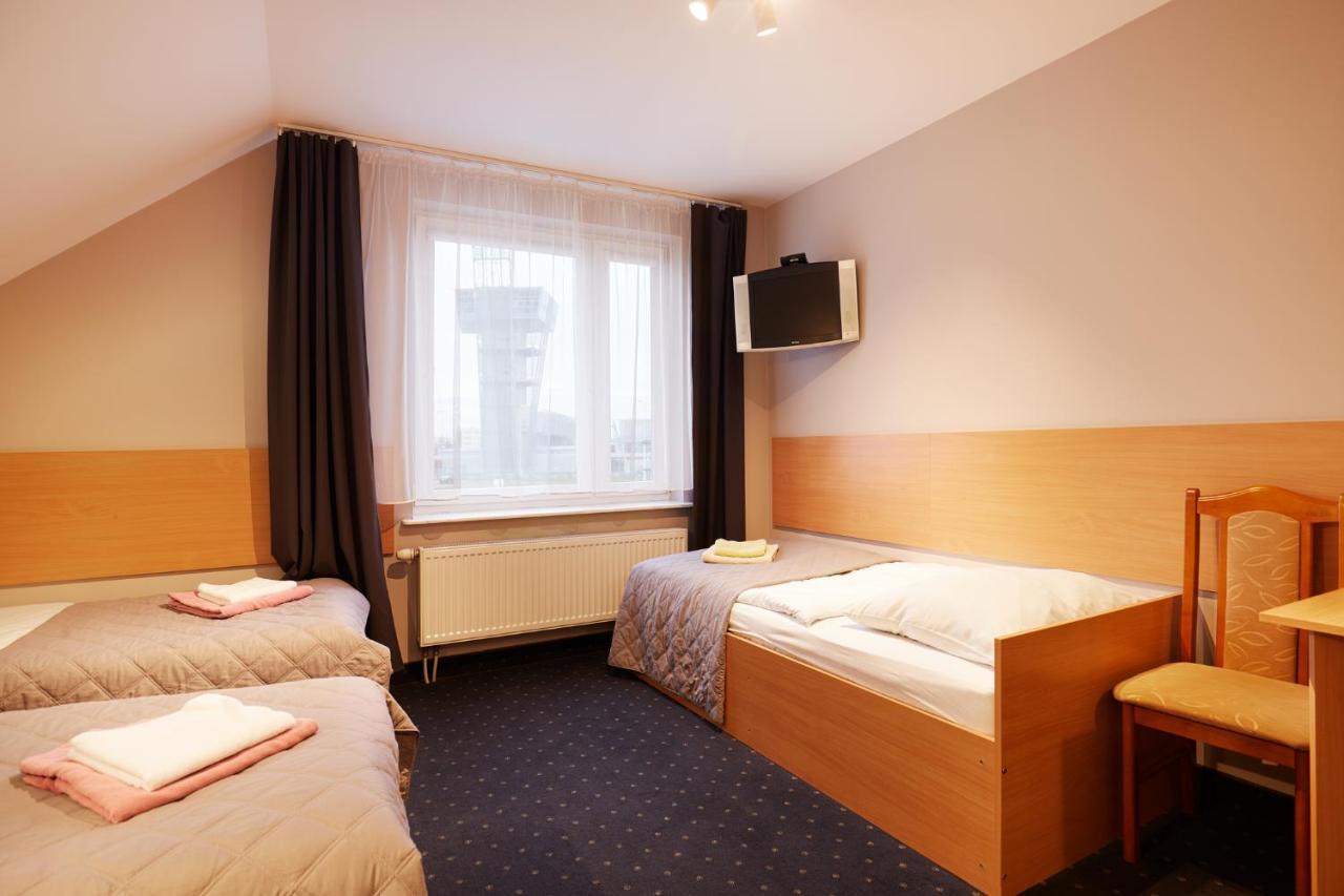 Hotel Wena キェルツェ エクステリア 写真
